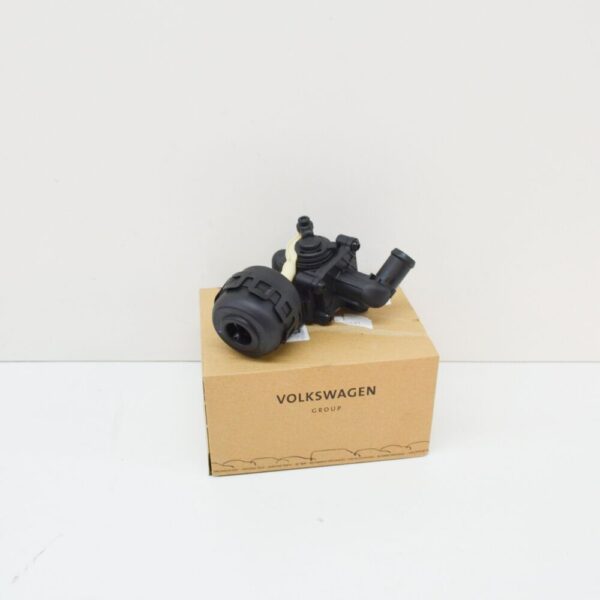 059121737AR - NEW VW AMAROK COOLING SYSTEM REGULATING VALVE 059121737AR
