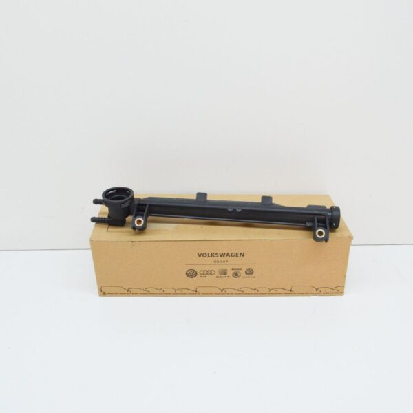 06A133317R - NEW VOLKSWAGEN BEETLE 9C FUEL RAIL 06A133317R