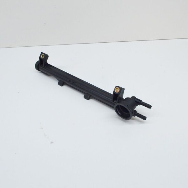 06A133317R - NEW VOLKSWAGEN BEETLE 9C FUEL RAIL 06A133317R