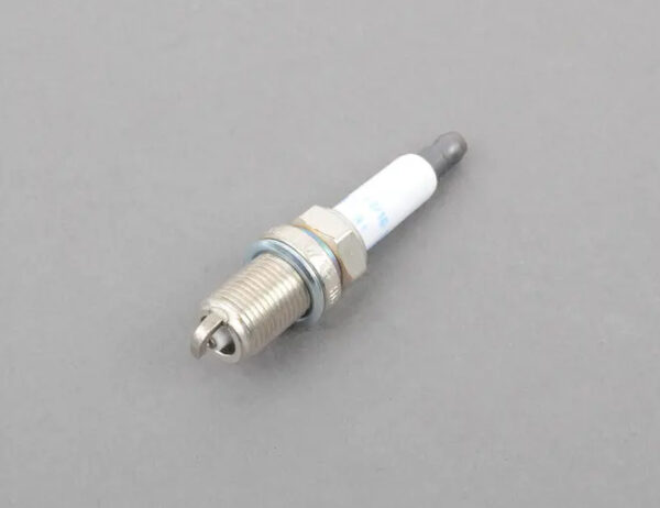 06H905621A - Volkswagen EOS Spark Plug 'Longlife' 06H905621E NEW REAL