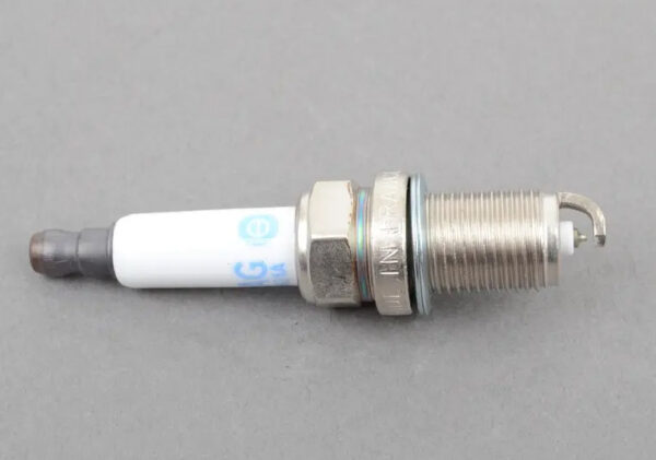 06H905621A - Volkswagen EOS Spark Plug 'Longlife' 06H905621E NEW REAL
