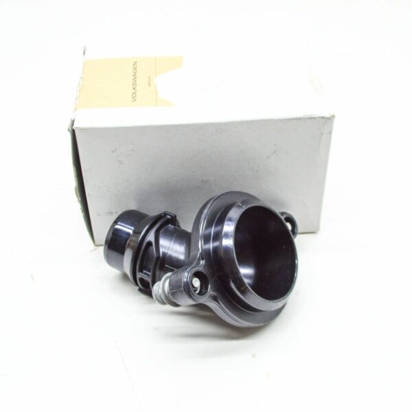 06K121121E - NEW VOLKSWAGEN BEETLE A5 THERMOSTAT HOUSING COVER 06K121121E