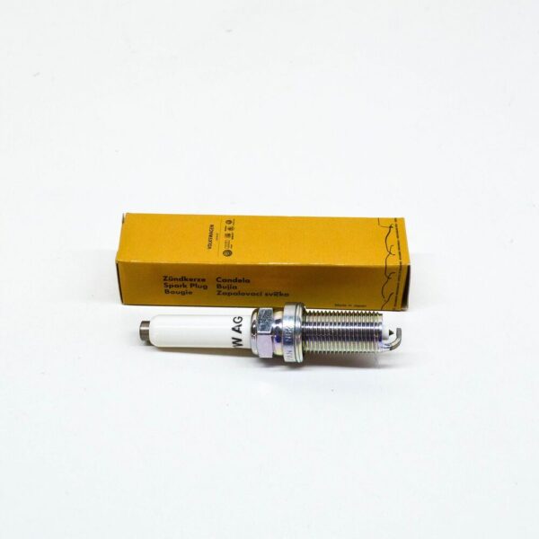 06K905601B - Volkswagen Golf Mk7 5G Spark Plug 06K905601B NEW REAL