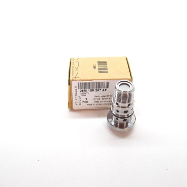 06M109257Q - VOLKSWAGEN TOUAREG CR7 ENGINE VARIABLE TIMING VALVE 06M109257AF NEW GENUINE