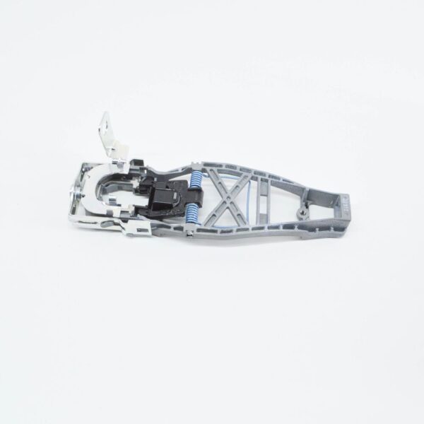7E0837886C - NEW VW TRANSPORTER T5 FRONT RIGHT DOOR HANDLE MOUNT 7E0837886C
