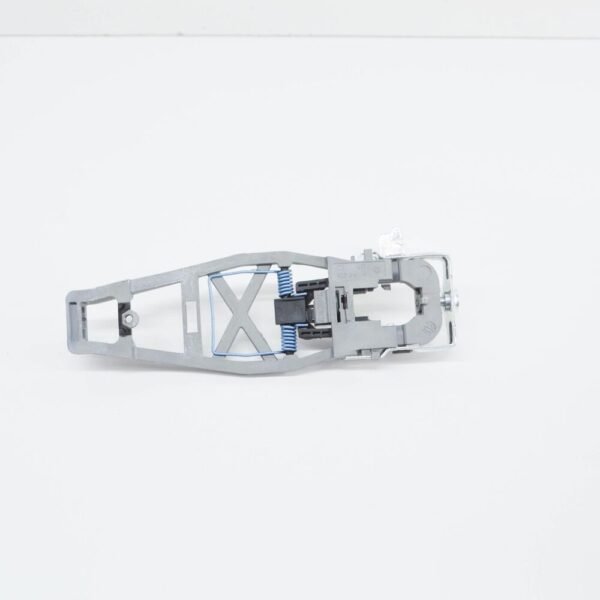 7E0837886C - NEW VW TRANSPORTER T5 FRONT RIGHT DOOR HANDLE MOUNT 7E0837886C