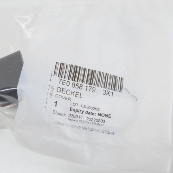7E08581793X1 - VOLKSWAGEN TRANSPORTER T5 Dummy Cover 7E08581793X1 NEW GENUINE