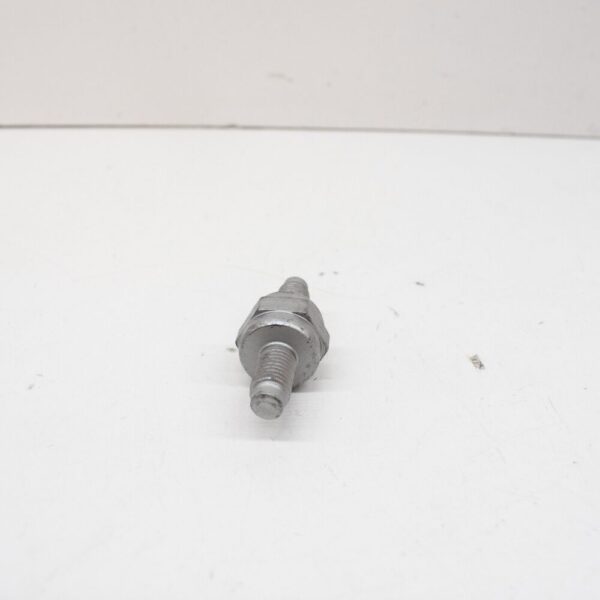 7E0881700 - VOLSKWAGEN TRANSPORTER T6 SEAT BASE FIXINGS STUD SCREWS 7E0881700 NEW GENUINE