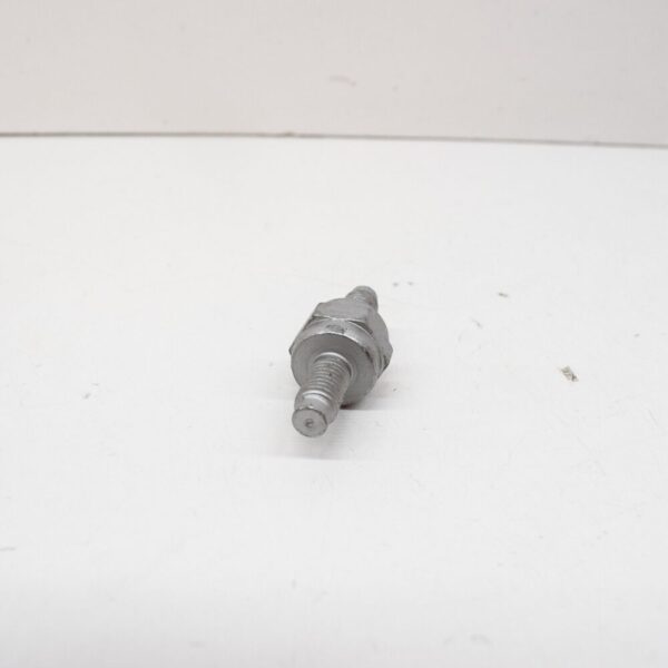 7E0881700 - VOLSKWAGEN TRANSPORTER T6 SEAT BASE FIXINGS STUD SCREWS 7E0881700 NEW GENUINE