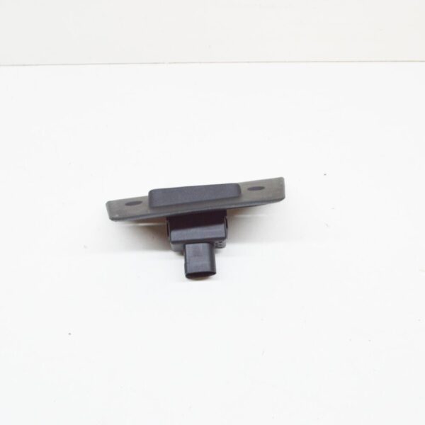 7E0907496 - VW TRANSPORTER T5 RIGHT SLIDING DOOR CONTACT PLATE 7E0907496 NEW GENUINE