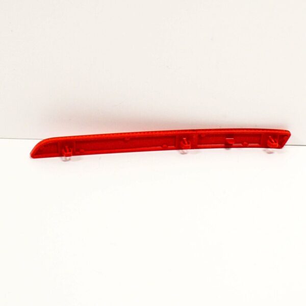 7E0945106A - NEW VOLKSWAGEN TRANSPORTER T5 REAR BUMPER RIGHT REFLECTOR 7E0945106A