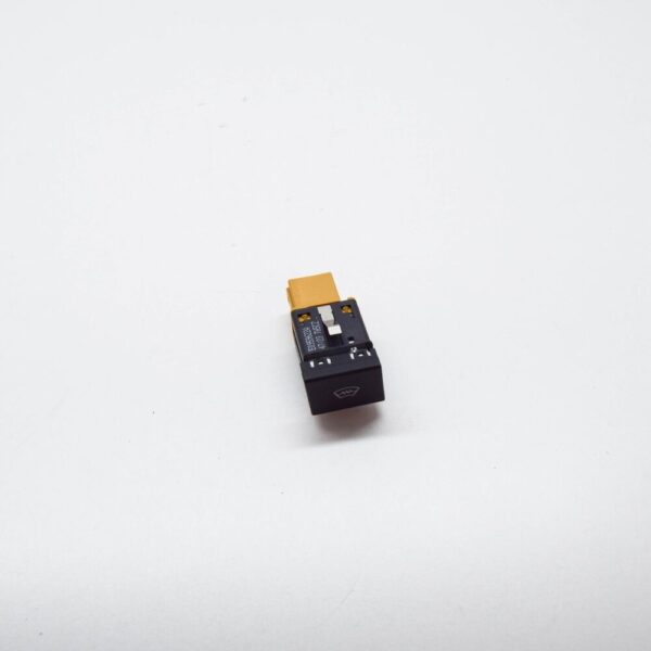 7E0959622AWHS - VW TRANSPORTER VI T6 HEATED WINDSCREEN PUSHBUTTON 7E0959622AWHS NEW GENUINE