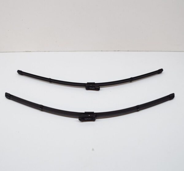 7E1998002 - VW TRANSPORTER T5 Front Wiper Blades 7E1998002 New Genuine