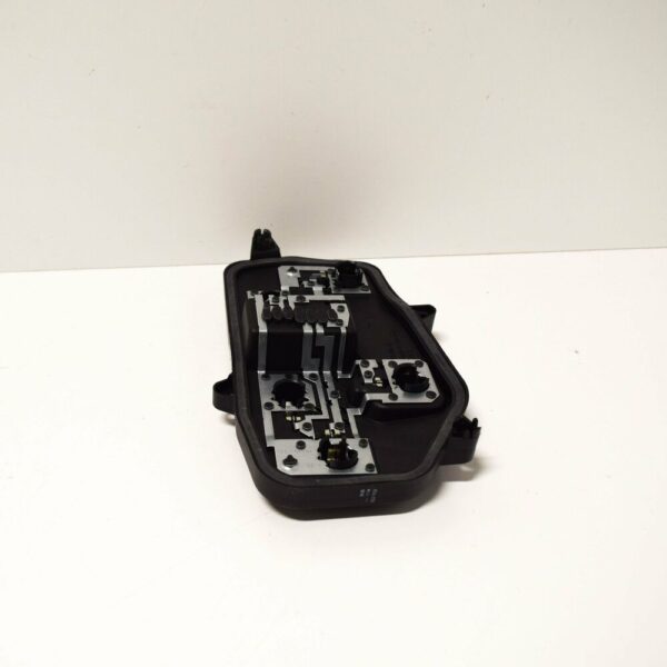 7E5945257 - NEW VOLKSWAGEN TRANSPORTER T5 REAR LEFT TAILLIGHT BULB HOLDER 7E5945257