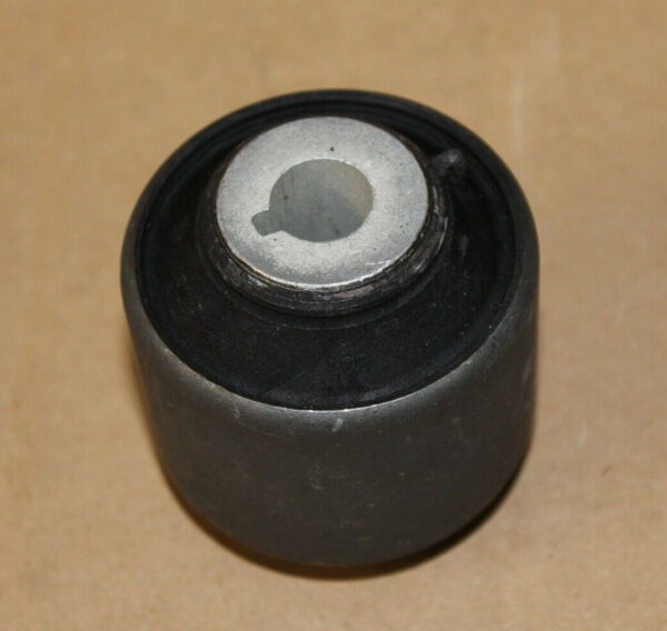 7H0407182 - NEW VOLKSWAGEN TRANSPORTER T6 WISHBONE BUSH 7H0407182