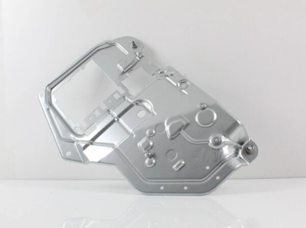 7H0827202C - NEW VW TRANSPORTER T5 REAR LEFT WING DOOR SUPPORT PLATE 7H0827202C