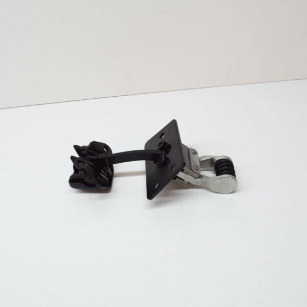 7H0827794G - NEW VOLKSWAGEN TRANSPORTER T5 REAR WING DOOR RIGHT CATCH 7H0827794G
