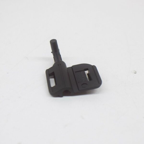 7H0827947A - NEW VOLKSWAGEN TRANSPORTER T5 REAR BAR CLIP 7H0827947A LID SWEATER
