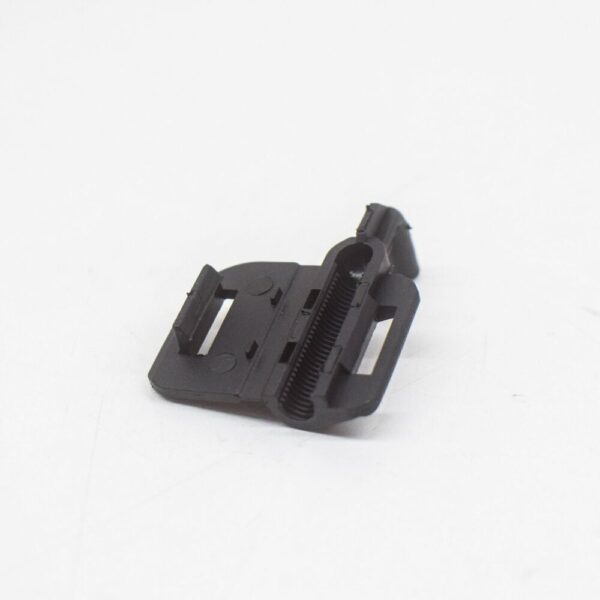 7H0827947A - NEW VOLKSWAGEN TRANSPORTER T5 REAR BAR CLIP 7H0827947A LID SWEATER