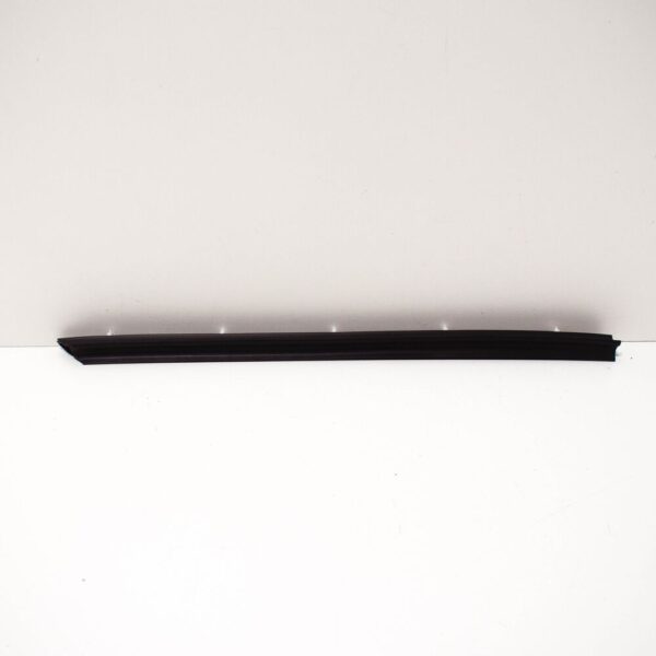 7H0837565A - NEW VOLKSWAGEN TRANSPORTER T5 FRONT LEFT DOOR SEAL 7H0837565A ORIGINAL