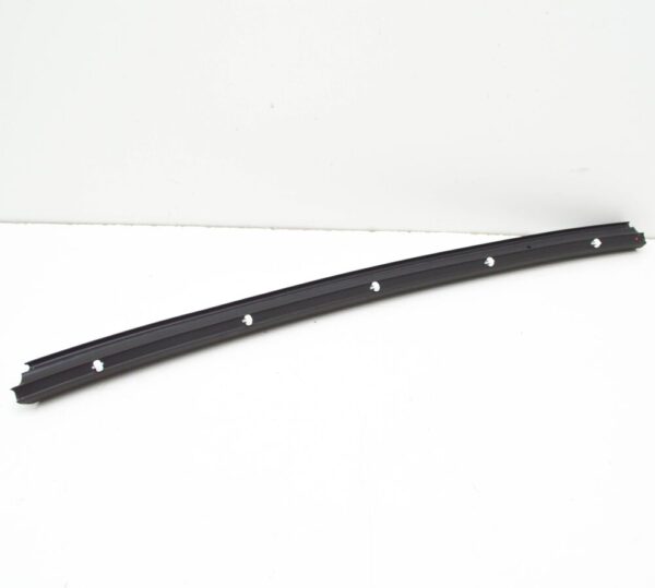 7H0837566A - New Genuine VW Transporter 2003-2017 Front Right Door Seal Black 7H0837566A OEM