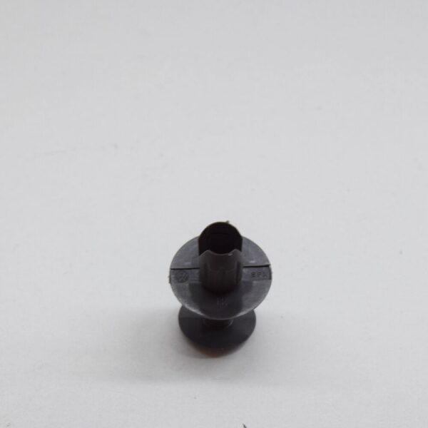 7H0867299 - VOLKSWAGEN CADDY 2K Rear Panel Trim Clip X18 7H08672993U6 NEW GENUINE
