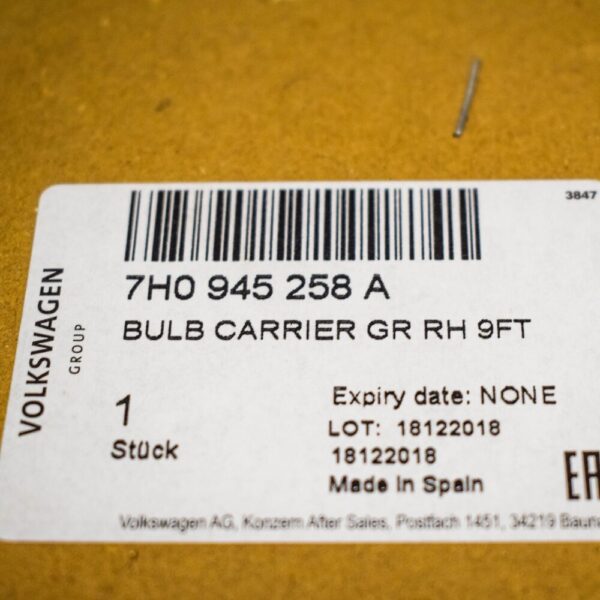 7H0945258A - VW TRANSPORTER T5 Rear Right Taillight Bulb Carrier 7H0945258A NEW GENUINE