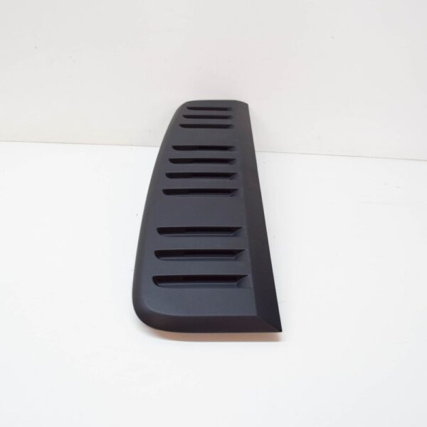 7H18155029B9 - VW TRANSPORTER T5 REAR RIGHT BODY VENT GRILLE TRIM 7H18155029B9 NEW GENUINE