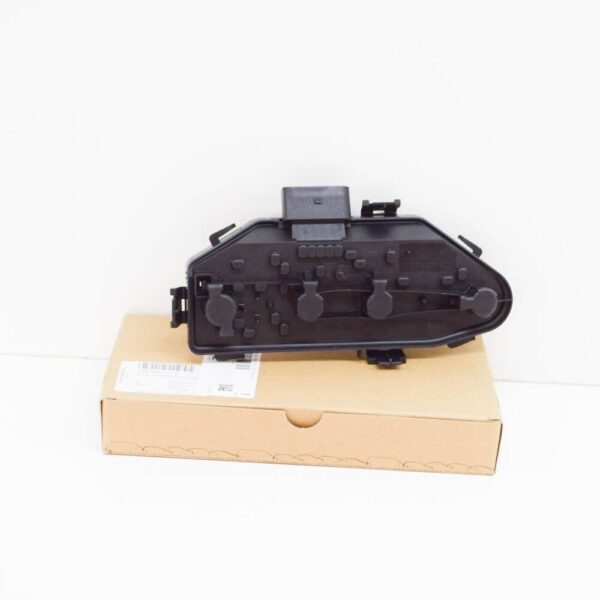 7H5945257A - VW TRANSPORTER T5 7E Rear Left Tail Light Bulb Holder 7H5945257A NEW GENUINE