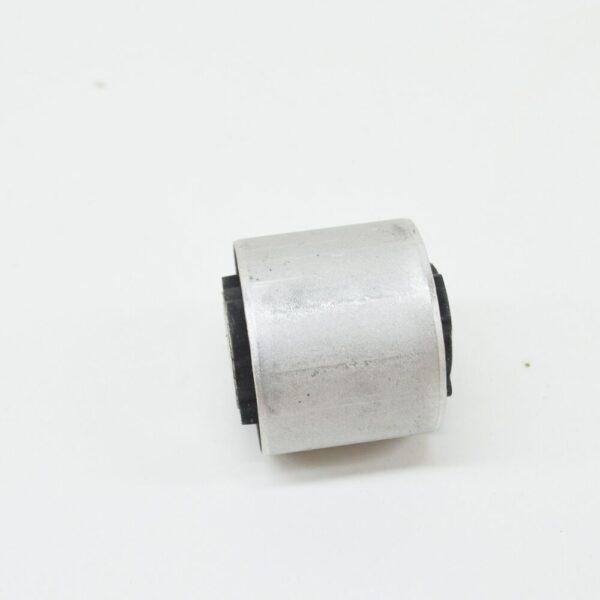 7L0525337B - NEW VW TOUAREG 7L FRONT DIFFERENTIAL BONDED RUBBER BUSH 7L0525337B