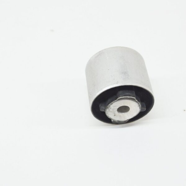 7L0525337B - NEW VW TOUAREG 7L FRONT DIFFERENTIAL BONDED RUBBER BUSH 7L0525337B