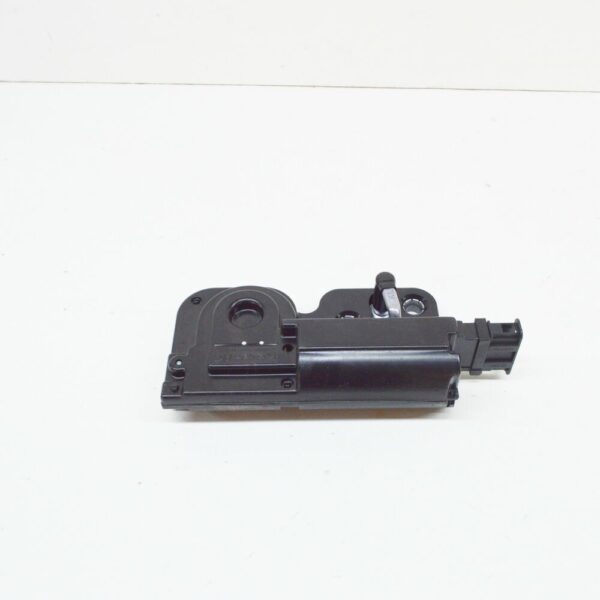 7L0827511C - NEW VW TOUAREG 7L REAR STRIKER PLATE WITH MOTOR 7L0827511C ORIGINAL