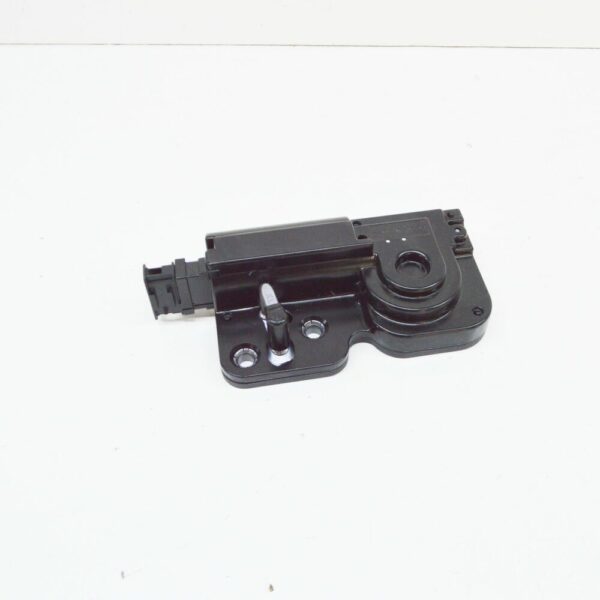 7L0827511C - NEW VW TOUAREG 7L REAR STRIKER PLATE WITH MOTOR 7L0827511C ORIGINAL