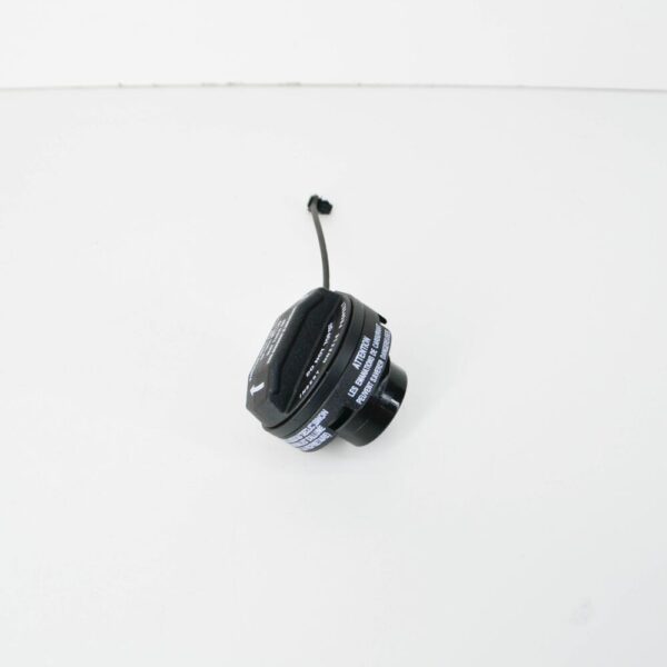 7L6201550J - NEW VOLKSWAGEN TOUAREG 7L MK1 FUEL TANK CAP 7L6201550J