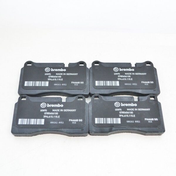7L6698151J - Volkswagen Touareg 7P 3.0 TDI V6 brake lining set 7L6698151J new original