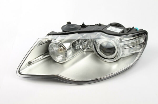 7L6941039C - NEW VW TOUAREG 7L FRONT RIGHT HEADLIGHT RHD 7L6941039C ORIGINAL