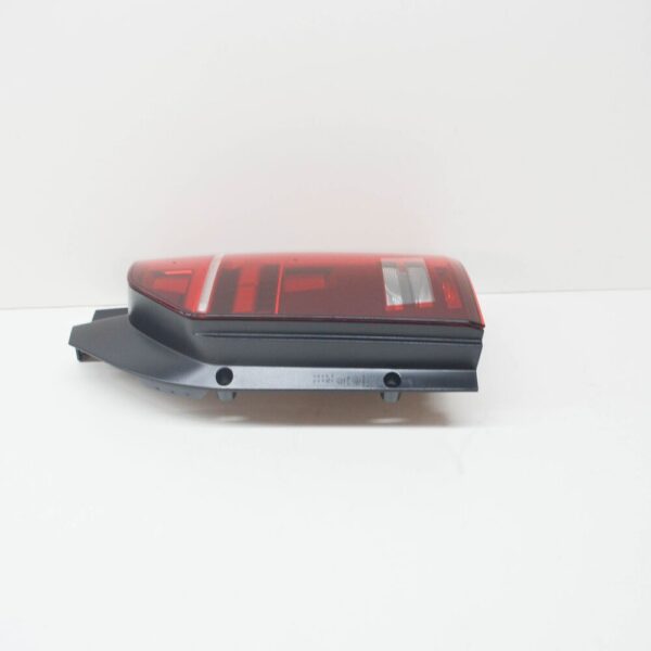 7LA945208A - VW MULTIVAN TRANSPORTER Rear Right Taillight 7LA945208C NEW GENUINE