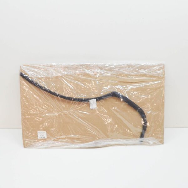7P0839762K - NEW VW TOUAREG 7P REAR RIGHT OUTER DOOR GASKET RUBBER 7P0839762K ORIGINAL