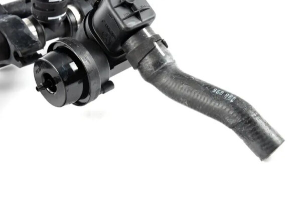 7P6121156E - NEW VOLKSWAGEN TOUAREG 7P ENGINE COOLANT HOSE 7P6121156E ORIGINAL