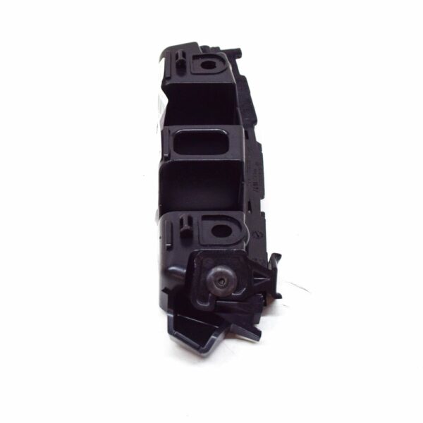 7P6807049 - NEW VOLKSWAGEN TOUAREG 7L FRONT LEFT BUMPER BRACKET 7P6807049 2014