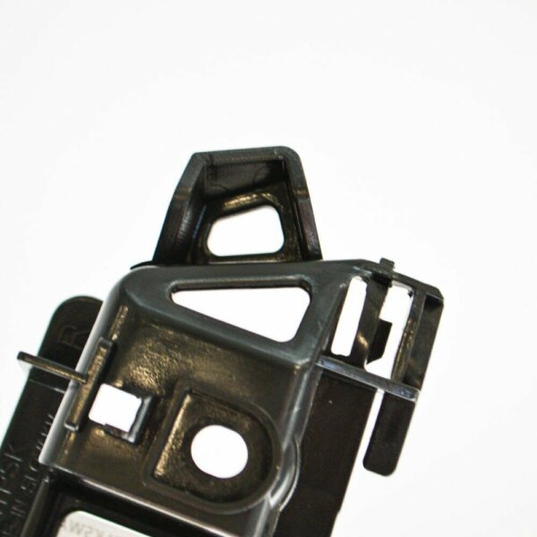 7P6807184G - NEW VOLKSWAGEN TOUAREG 7P FRONT RIGHT BUMPER BRACKET 7P6807184G ORIGINAL