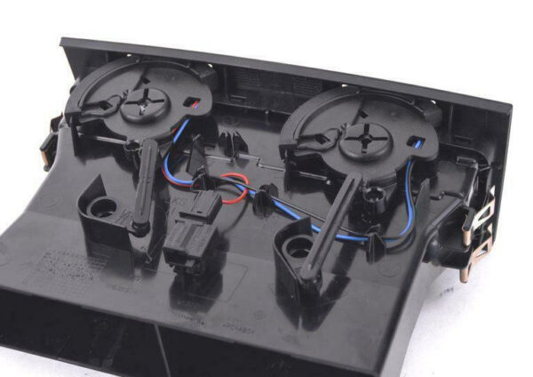 7P6819203A - NEW VW TOUAREG 7P CENTER CONSOLE REAR FRESH AIR OPENING 7P6819203AUBN ORIGINAL