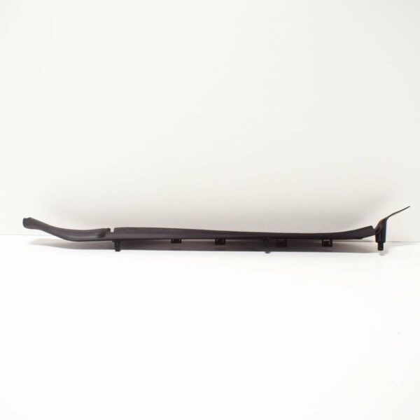 7P6821111B - NEW VW TOUAREG MK2 7P FENDER LEFT REAR CLOSING ELEMENT 7P6821111B ORIGINAL