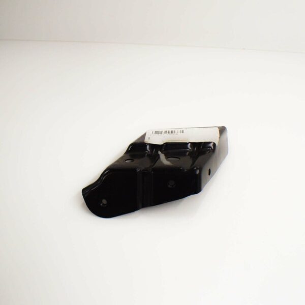7P6821152A - NEW VW TOUAREG 7P FRONT RIGHT FENDER HOLDER 7P6821152A 2011
