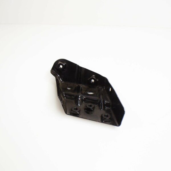 7P6821152A - NEW VW TOUAREG 7P FRONT RIGHT FENDER HOLDER 7P6821152A 2011
