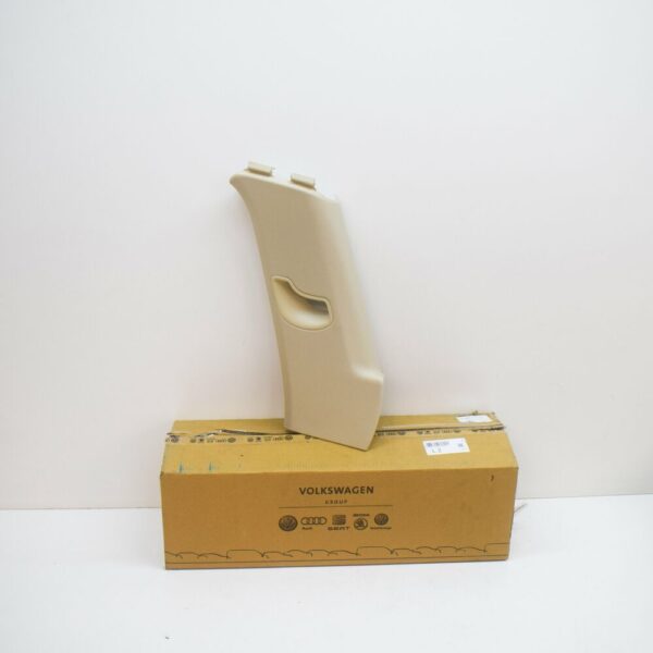 7P6867242G5R0 - NEW VOLKSWAGEN TOUAREG 7P RIGHT SIDE C PILLAR UPPER TRIM 7P6867242G5R0 ORIGINAL
