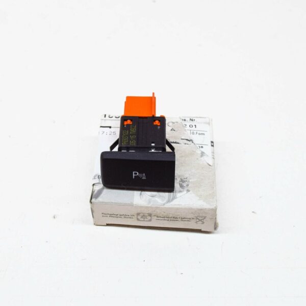 7P6927122 - NEW VOLKSWAGEN TOUAREG 7P PARKING AID PUSH BUTTON 7P6927122 ORIGINAL