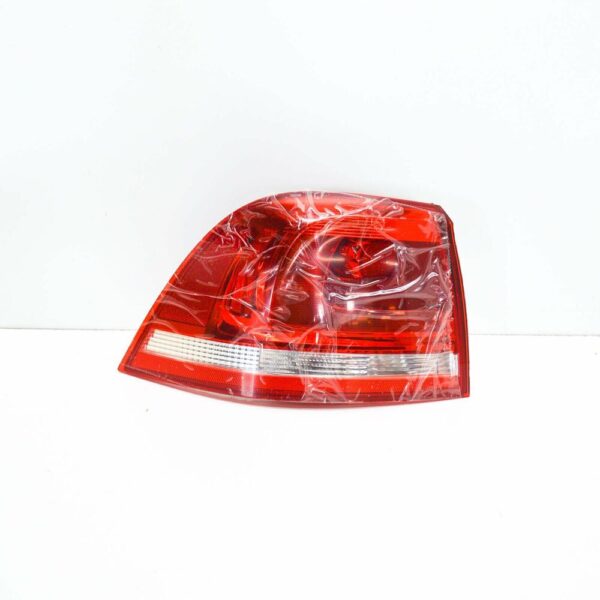 7P6945095G - NEW VOLKSWAGEN TOUAREG 7P REAR LEFT TAIL LIGHT 7P6945095G ORIGINAL