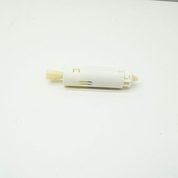 7P6945300A - NEW VW TOUAREG 7P MK2 REAR TAIL LIGHT SECURING ELEMENT 7P6945300A ORIGINAL
