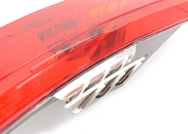 7P6945702C - NEW VOLKSWAGEN TOUAREG 7P REAR RIGHT BUMPER COVER REFLECTOR 7P6945702C ORIGINAL